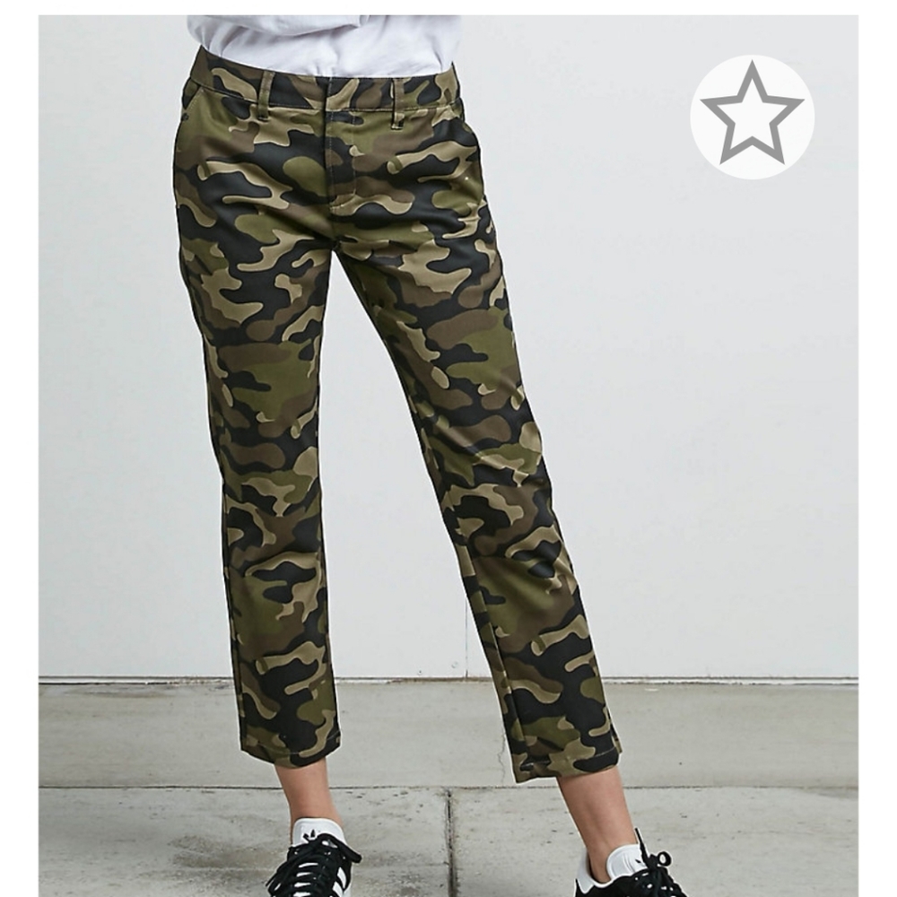 Volcom camo pants